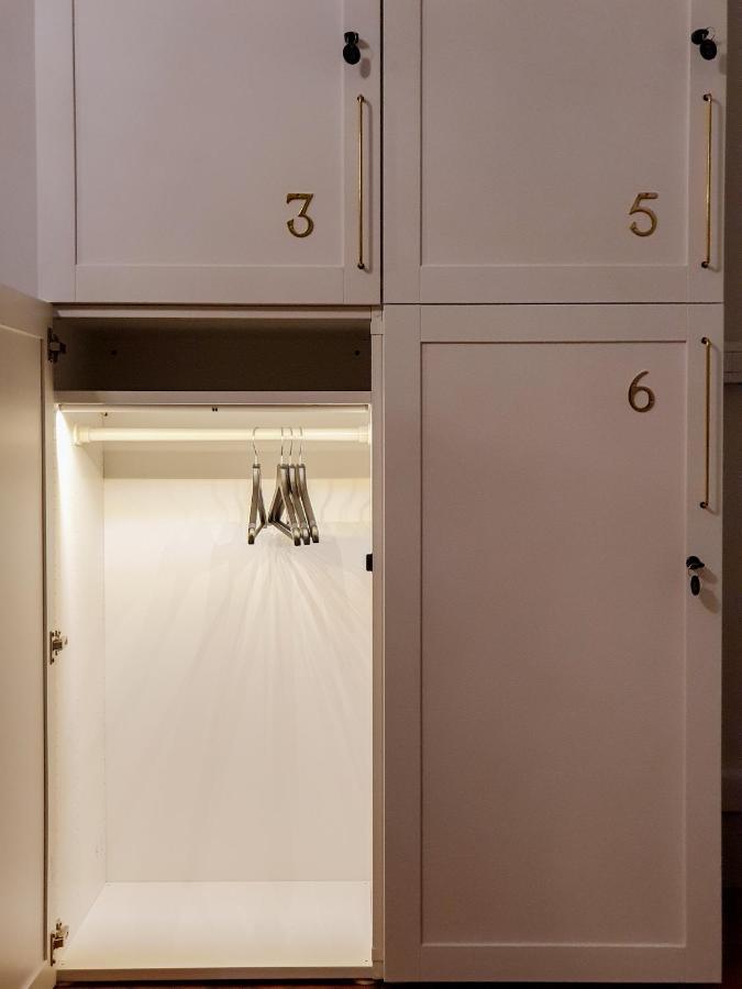 The Host Hostel Parma Bagian luar foto