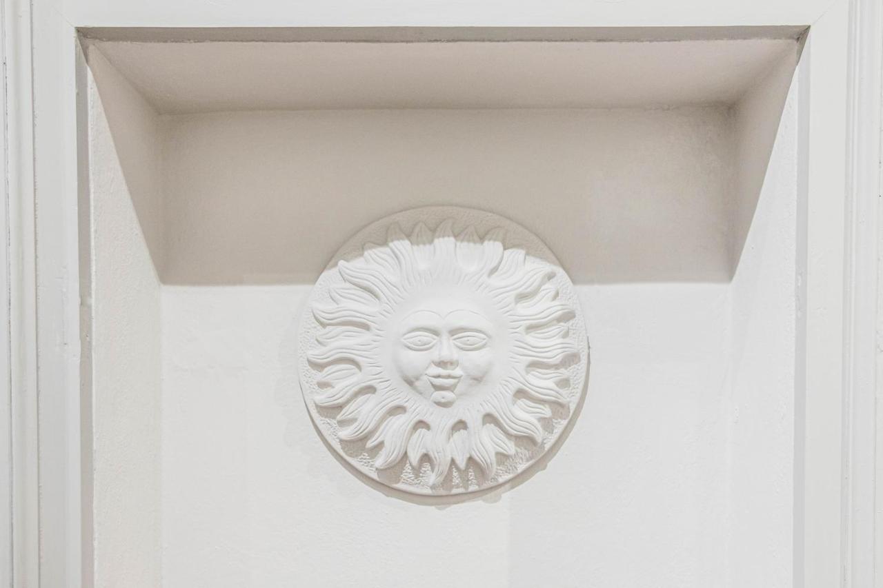 The Host Hostel Parma Bagian luar foto