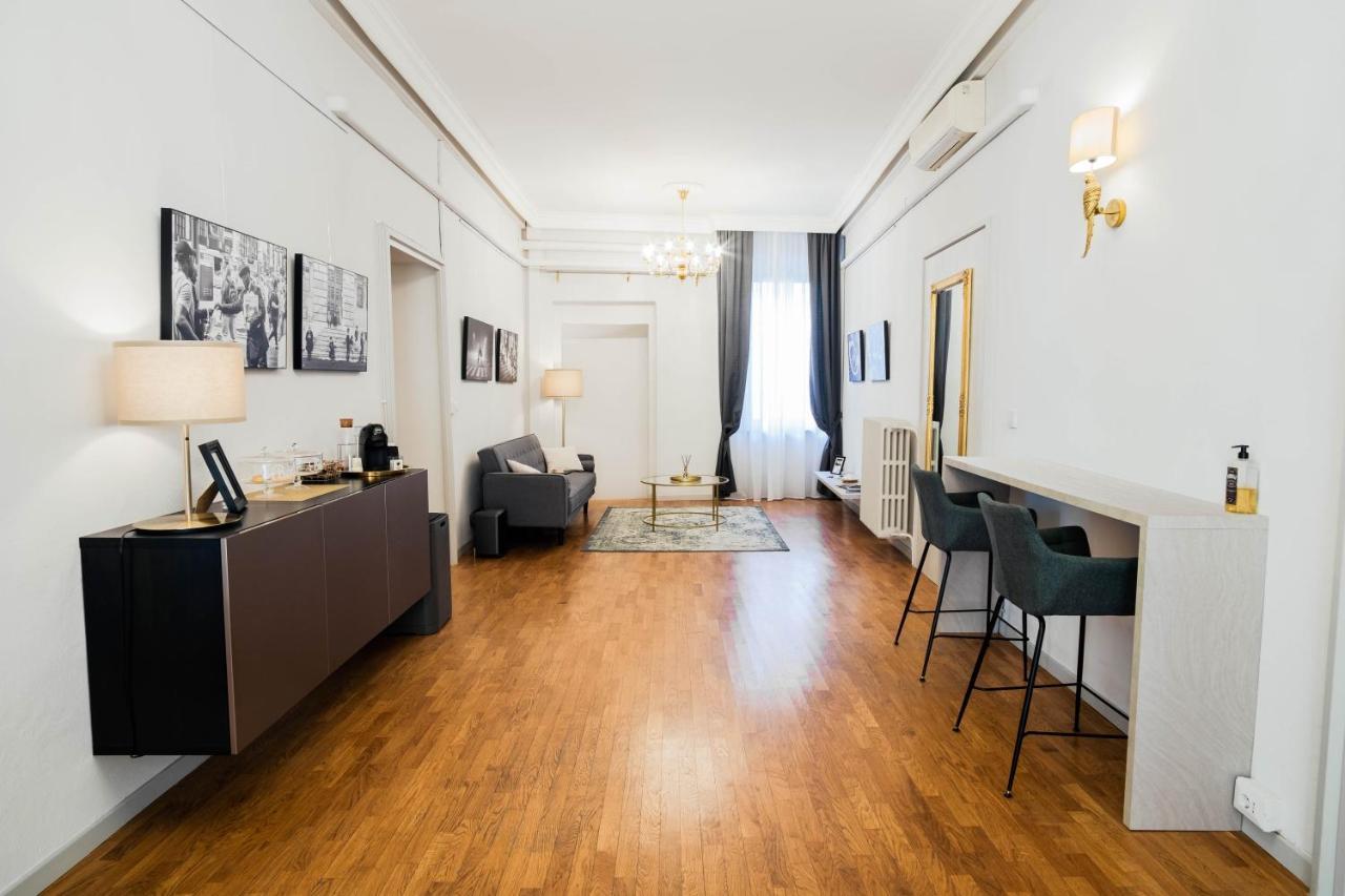The Host Hostel Parma Bagian luar foto