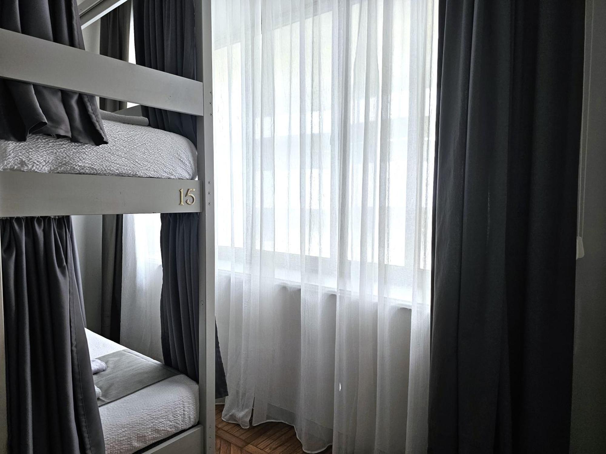 The Host Hostel Parma Bagian luar foto