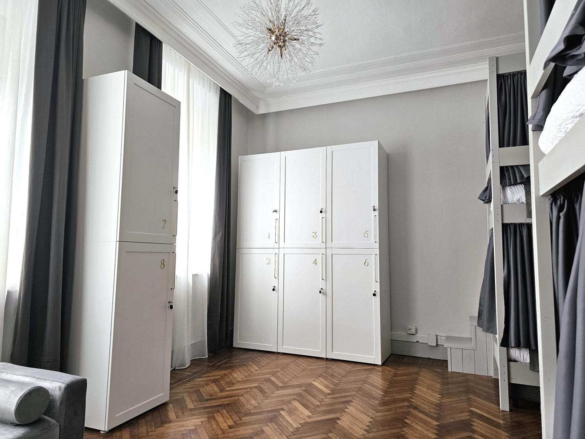 The Host Hostel Parma Bagian luar foto