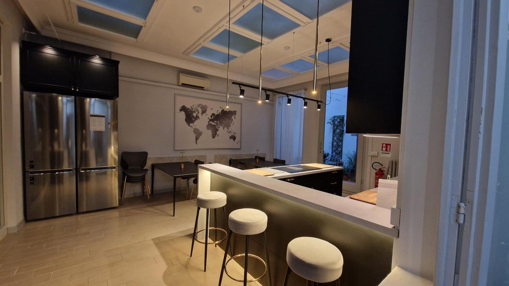 The Host Hostel Parma Bagian luar foto