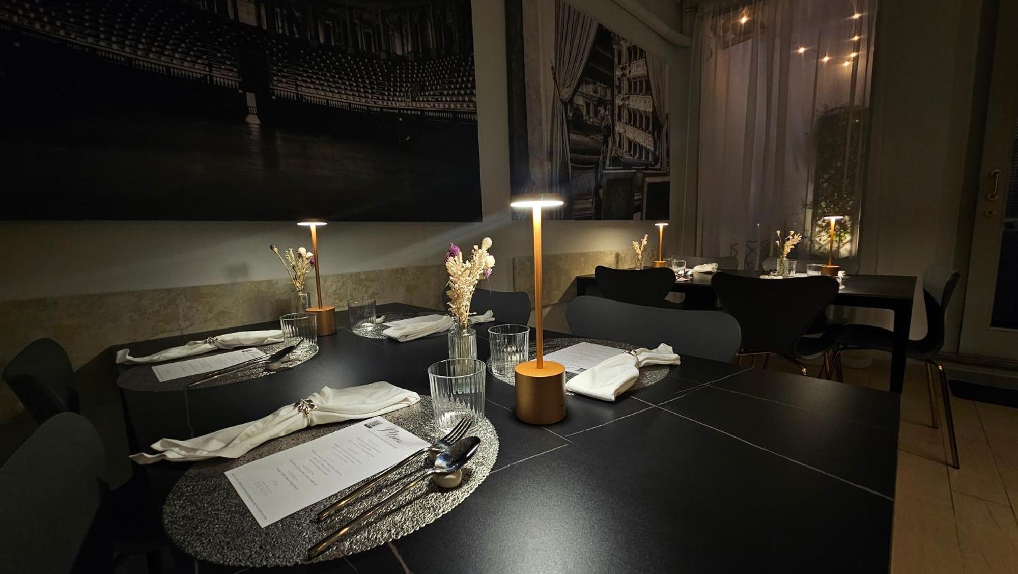 The Host Hostel Parma Bagian luar foto